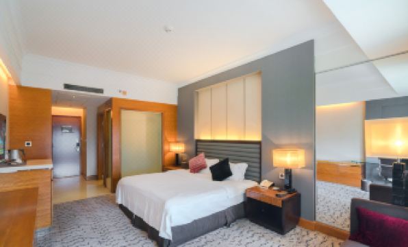 Zhongshan Junchuang Century Hotel (Lihe Plaza)