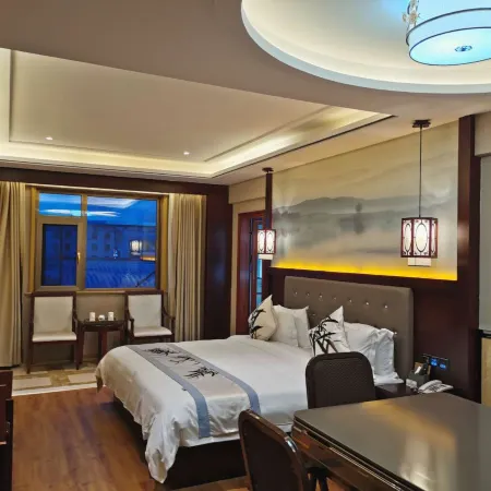 Lancang Huaqiang Business Hotel