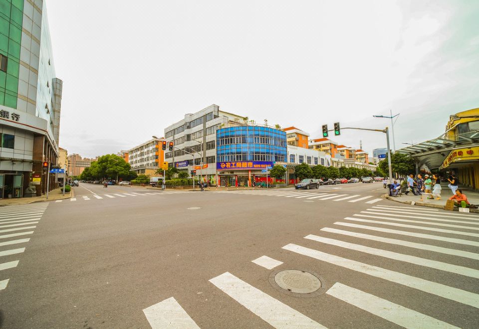 홀리데이 인 온 선데이 레스토랑