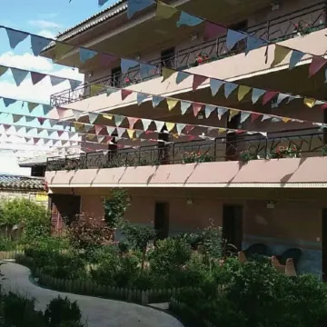 Lugu Shiguang Hotel