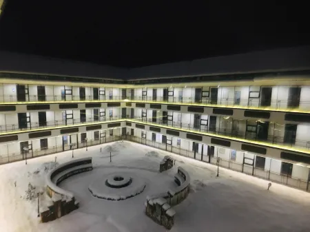 Xiling Snow Mountain Maple Leaf Hotel Отели рядом с достопримечательностью «Xiling Snow Mountain»