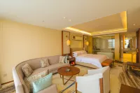 Tianhe Hotel - parking
