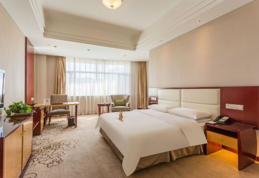 Chun Xue Four Seasons Hotel Hotel Overview