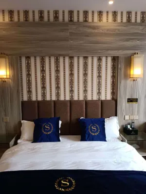 Zhaojue Xingfu Bay Resort Hotel