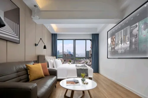 You Objective Film Hotel (Xinxiang East High Speed Railway Station)