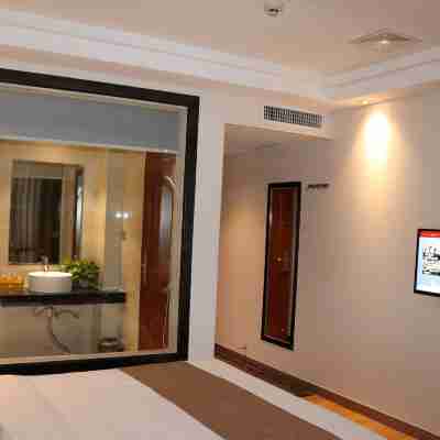 Baihua Holiday Hotel Rooms