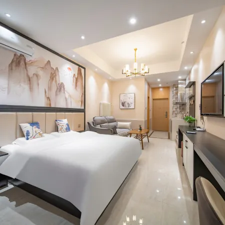 Paluo Cinema Apartment (Pingyin Passenger Transport Center Shop)