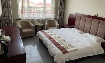 Chenghai Holiday Hotel