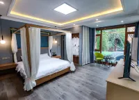 Lixian Mountain Lodge Folk Hotel