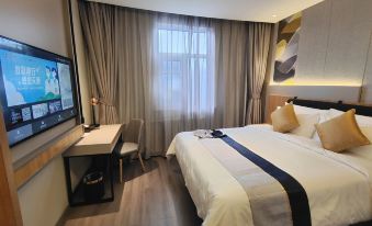 Homeinn Selected Hotel (Pingliang Liuhu Park Greenland Plaza)