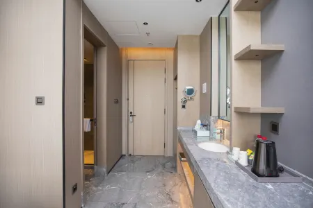 Century Hotel (Shuanglong Avenue Branch) Отели рядом с достопримечательностью «Communication University of China, Nanjing»