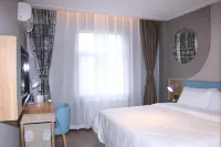 Homeinn Hotel (Xuchang Bayi Road Fat Donglai Angel City) - 2 tähden