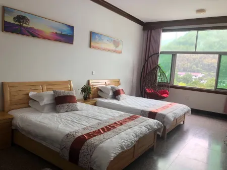 Yunjian Hostel Отели в г. Юньхэ