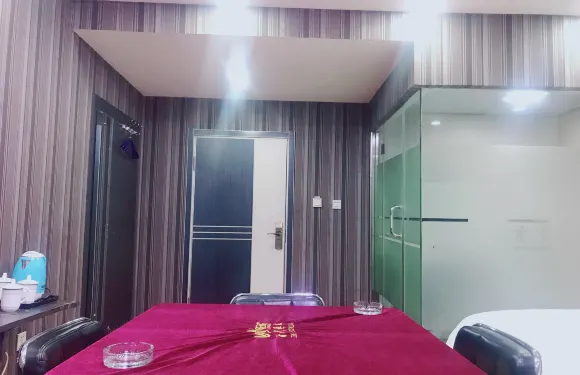拜泉卧龍灘時尚賓館