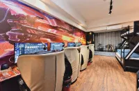 Liyang OMG E-sports Apartment (Luzhou Wanda Plaza)