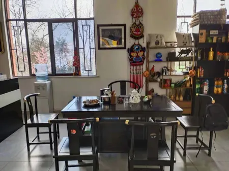 Shuangbai Luoshenghu Banshan Hotel Отели в г. Шуанбай