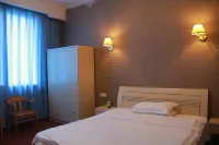 Leshan Zhenzhugang Business Hotel