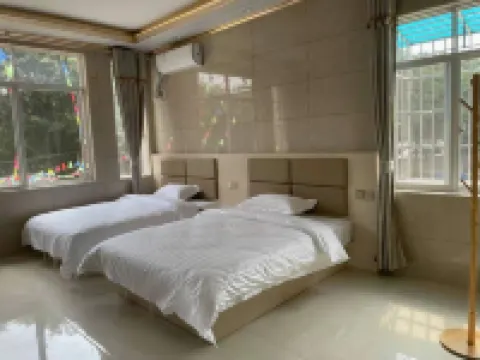 Baise Xinyi Hotel