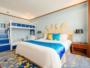 Discoveryland Hotel