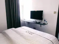 Yuanjiang Chengbao Apartment