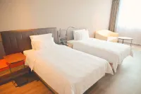 HanTing Hotel (Hebi Xun County) - parkir