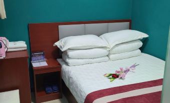 4. Yijia Ho..