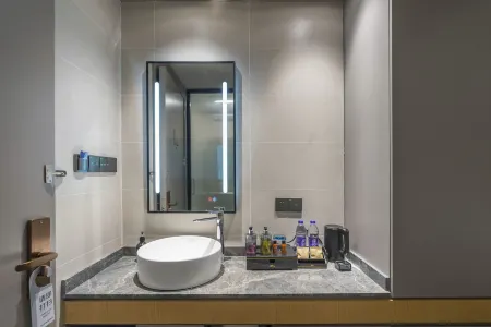 Homeinn Selected Hotel (Shanghai Jinshajiang Road Zhenbei Road Subway Station)