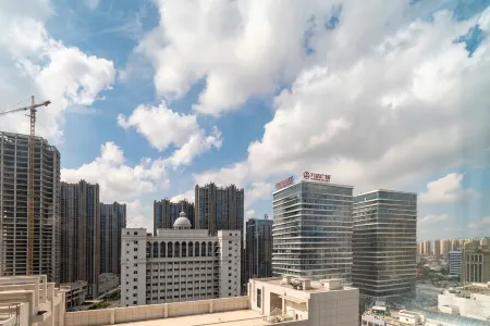 Longshun Hotel Отели рядом с достопримечательностью «Fujian Technological Normal University (Shizhushan Campus)»