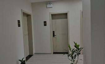 Chocolate Express Hotel (Yuanjiang Plaza)