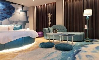 North Meteor Moon Hotel