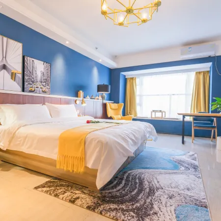 Xinyang Celebrity Art Hotel