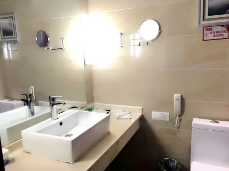 Bai Yun Hotel Отели рядом с достопримечательностью «Western Grand Gorge»