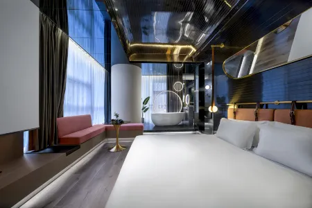 Sungold Designer  Hotel (Taikoo Li, Chunxi Road, Chengdu) Отели рядом с достопримечательностью «Wide and Narrow Alley»