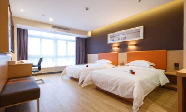 7 Days Premium (Chongqing Liangping People's Square Center)