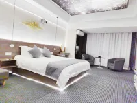 Fuqi Theme Hotel (Wanda Plaza, Xiangyang Xiangzhou District)