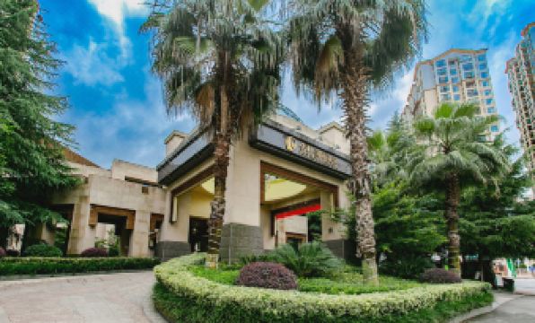 Poly Hot Spring Spa Hotel