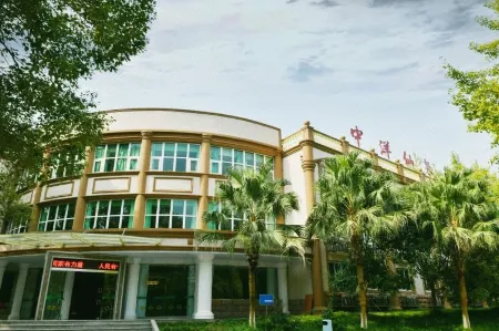 Zhongyang Xianquan Hotel Отели рядом с достопримечательностью «Luofu Mountain»