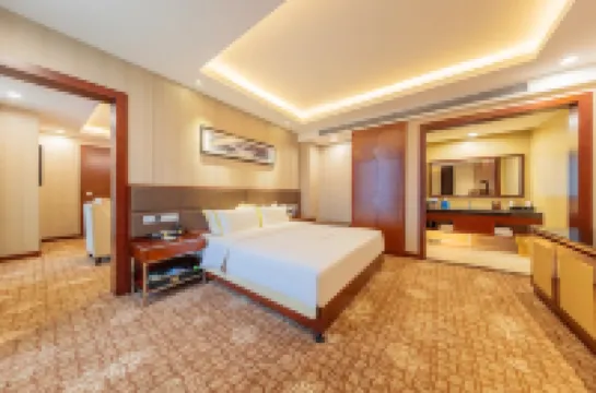 Haiyi Fino Hotel (Yichang Wanda Plaza Three Gorges Vocational College Store)