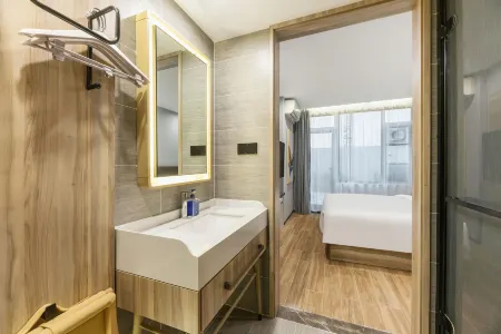 HanTing Hotel (Nanjing Shangyuanmen Subway Station Yongji Avenue) Отели рядом с достопримечательностью «Wumadu Cruise Terminal»