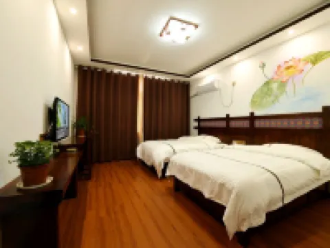 Cao's Family Courtyard Hotels in Cili