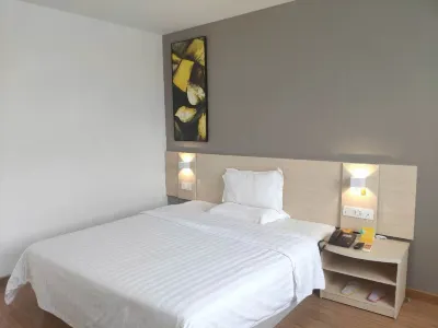Yixuan Hotel (Ningbo Xiangshan People's Square)