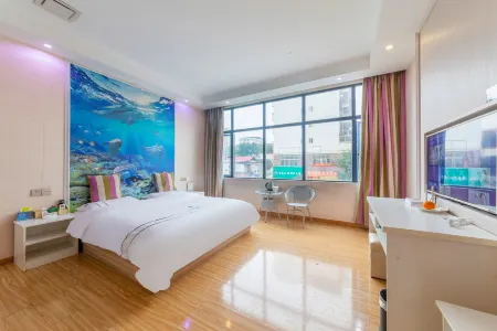 Yunlai Hotel (Xinfeng Xihe North Road) Отели рядом с достопримечательностью «Chenyi Square»