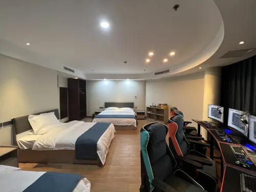 Blue Whale Bay E-sports Hotel