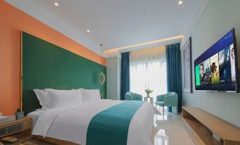 Xingfu Holiday Hotel (Buji Shenzhen East Railway Station Branch)