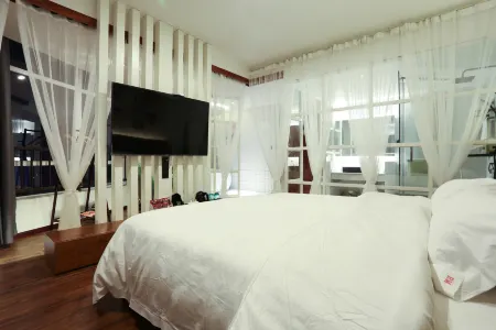 Tianzhu Rm Art Fashion Hotel Отели рядом с достопримечательностью «Jinfeng Park Square»