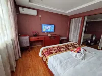 โรงแรม ฮอลิเดย์ จินชาง ใหม่ คู่เอ่อเล่อ