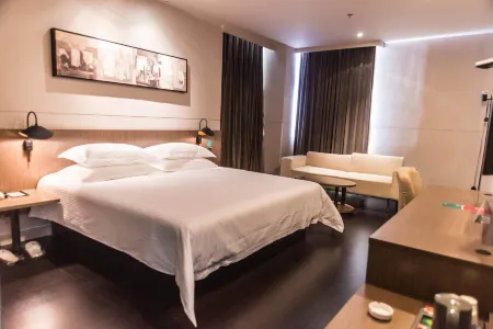 Jinjiang Inn Select (Metro station store of Genghis Khan Plaza in Hohhot)