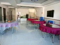 Yuexiang Erlanghe Quhongxiang Family Hotel