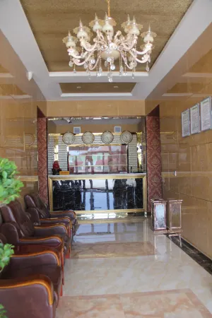 Yuzhong Jindi Business Hotel Отели рядом с достопримечательностью «Center Square»