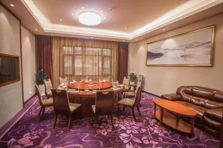 Starshar Hotel Отели рядом с достопримечательностью «Shude Mountain Villa»